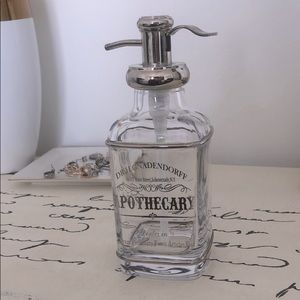 Soap dispenser